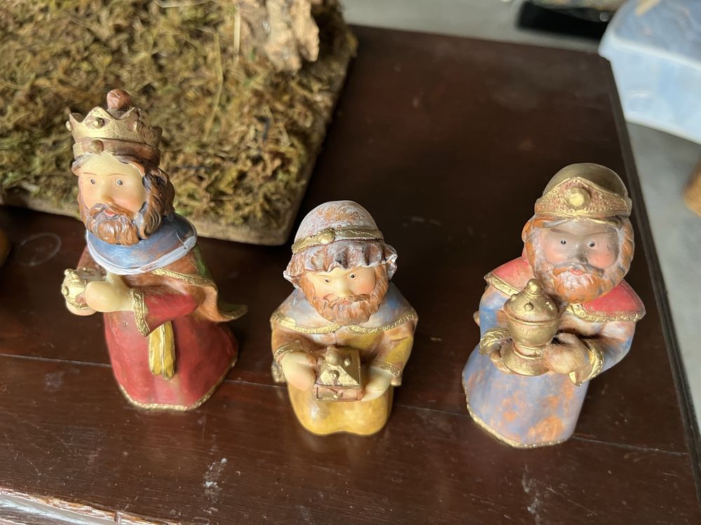 Presépio com figuras de barro
