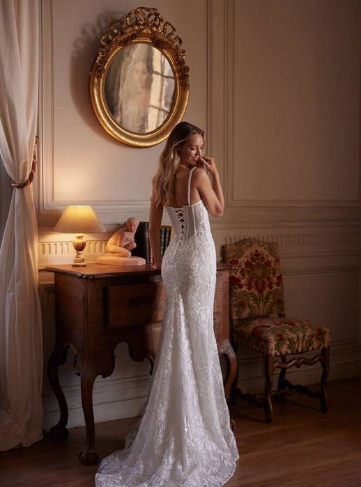 Весільна мереживна сукня