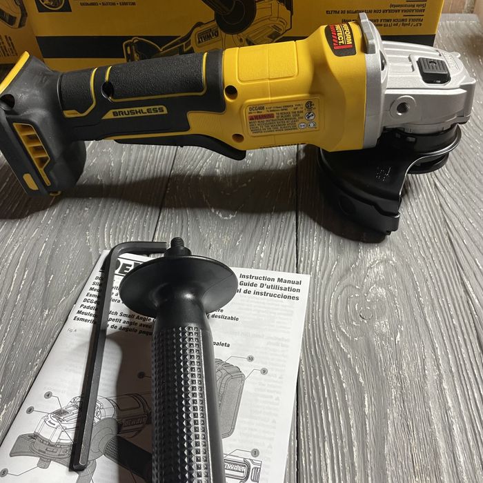 Акумуляторна болгарка DeWALT DCG408 20V MAX