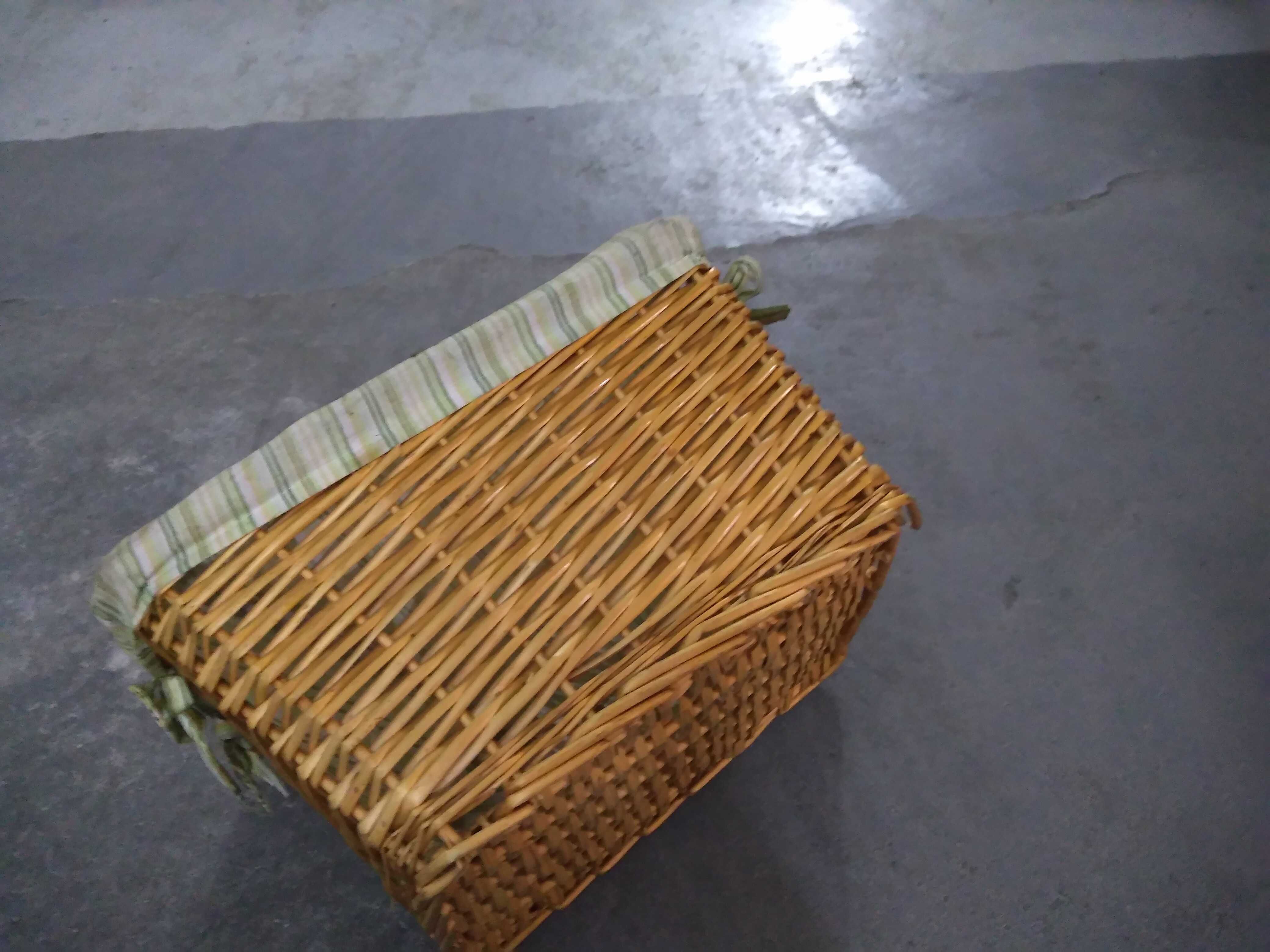 Cesta de Pao em videira