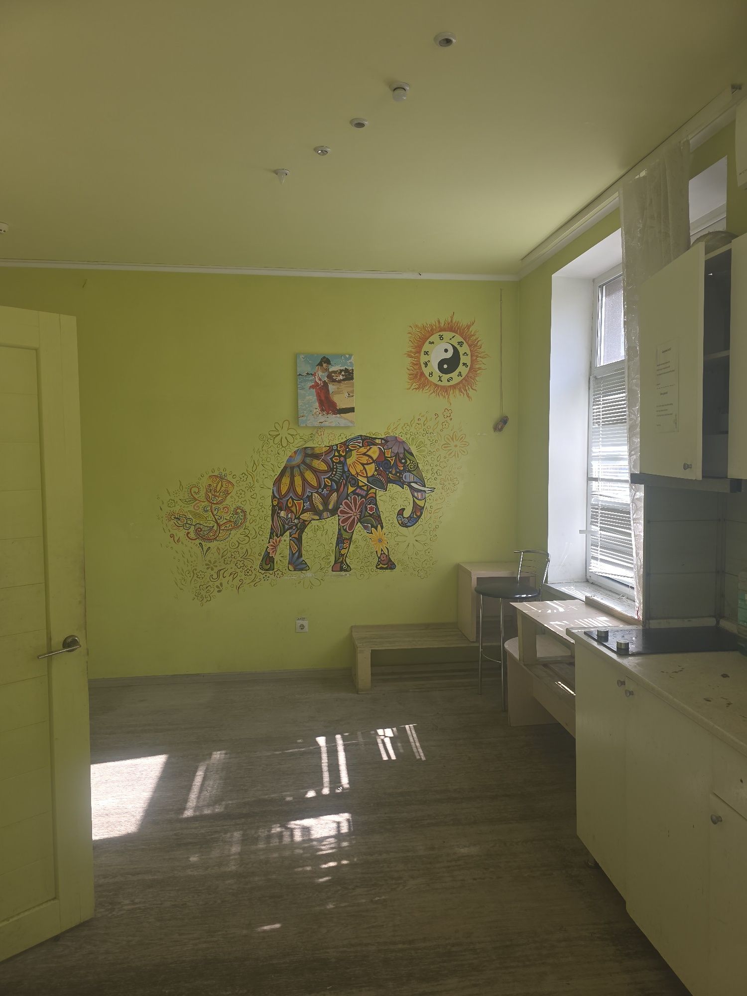 Під будь-який бізнес 127 кв.м., м.Позняки пішки Драгоманова 40ж, 1 пов