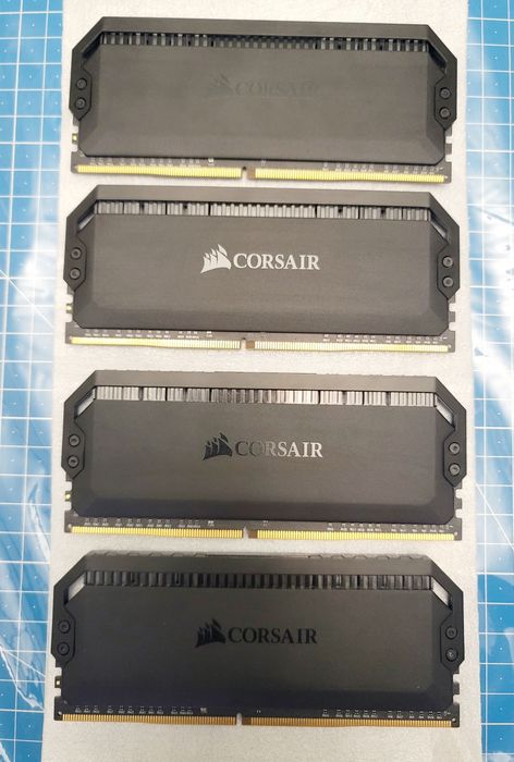 Corsair Dominator Platinum RGB DDR4 2x16 32Gb оперативная память
