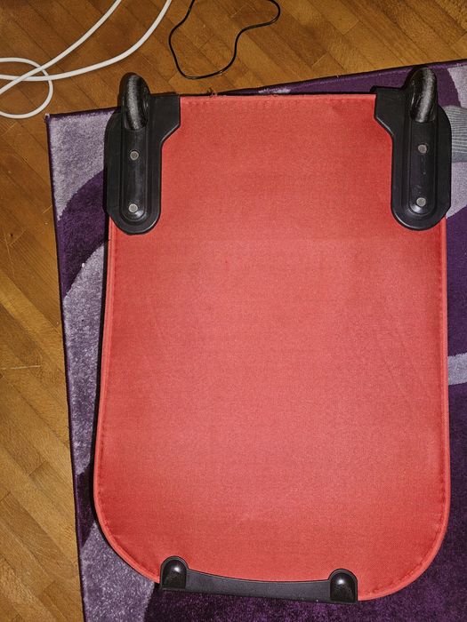 Валіза середня червона