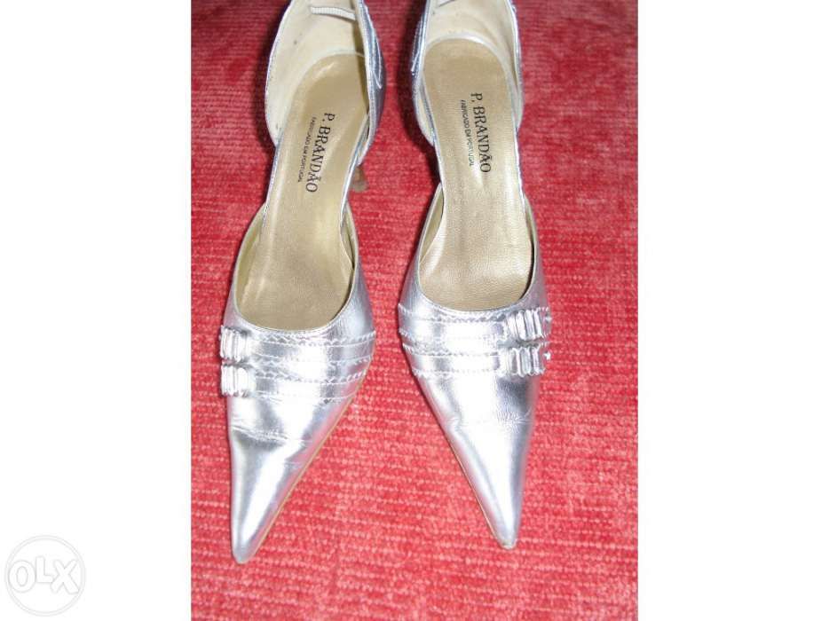 Sapatos prateados