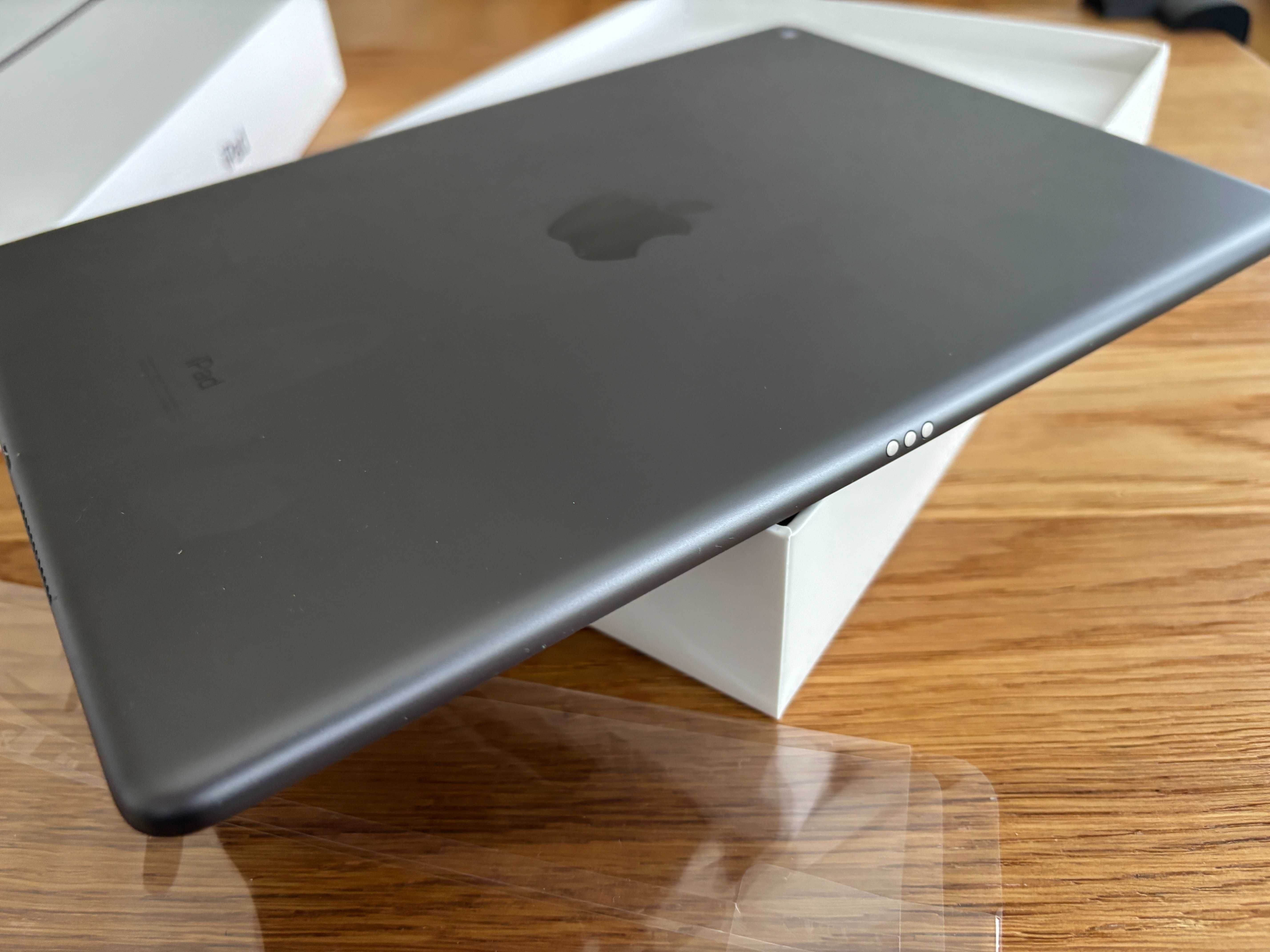 iPad 7 Wi-Fi (A2197) – Stan bardzo dobry, pełny zestaw bez ładowarki
