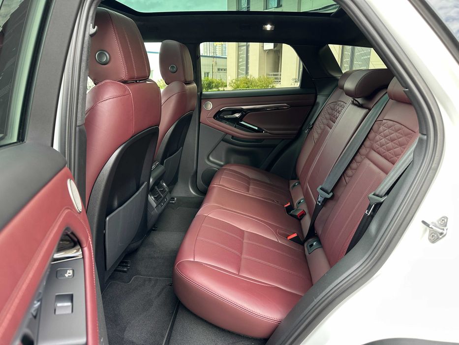 Range Rover Evoque P250 Autobiography