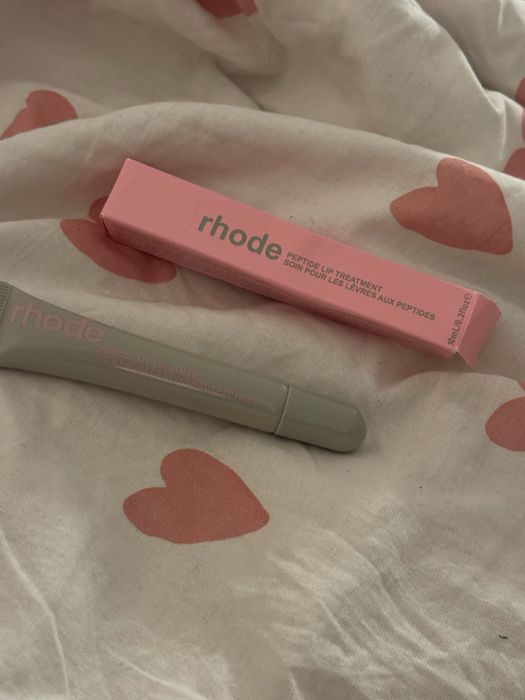 nowy błyszczyk rhode by hailey bieber lip tint błyszczyk
