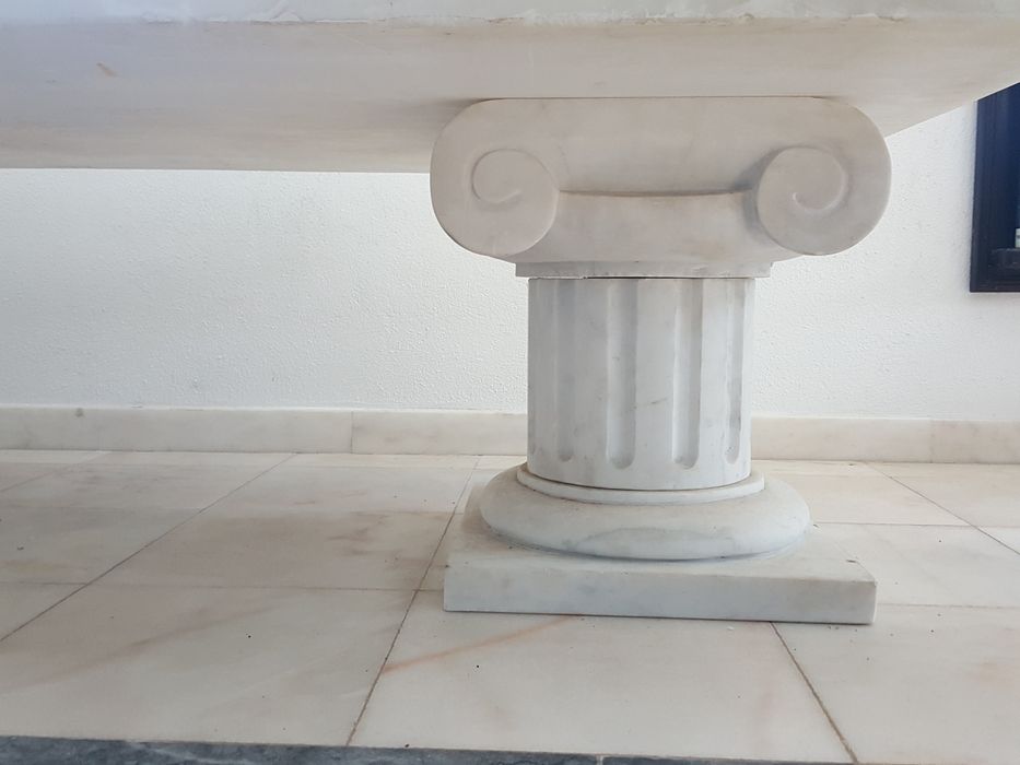 Mesa de Mármore " O rapto das Sabinas"