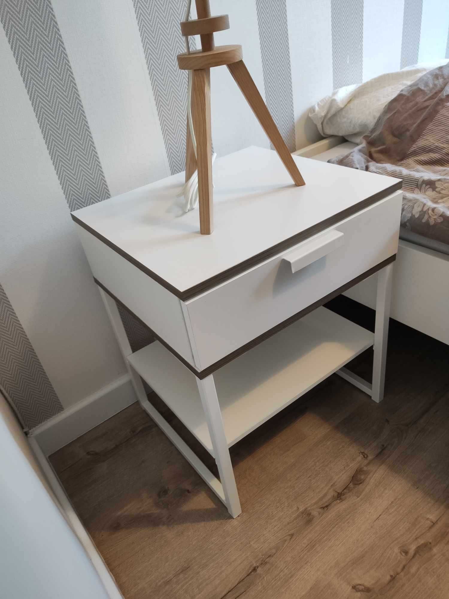 stolik nocny Ikea TRYSIL, biały z szufladą