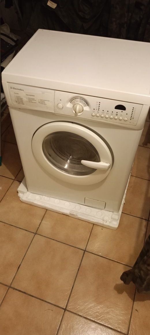 Pralka Electrolux EWS1020 uszkodzona