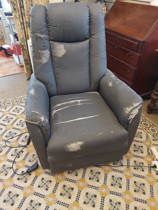 Cadeirao para idosos eléctrico levanta deita comando doentes funciona