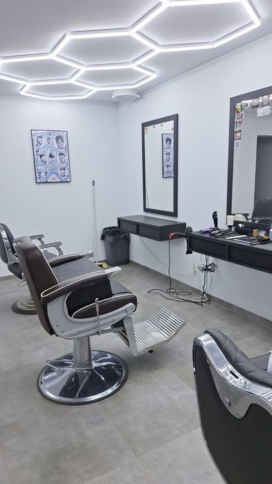 Lokal użytkowy,  obecnie Barber, Wawer