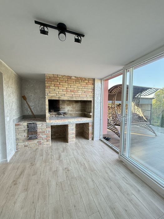 Сучасний новий будинок у передмісті! Продаж