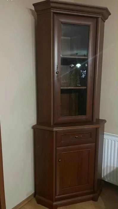 Witryna narożna kolor kasztan