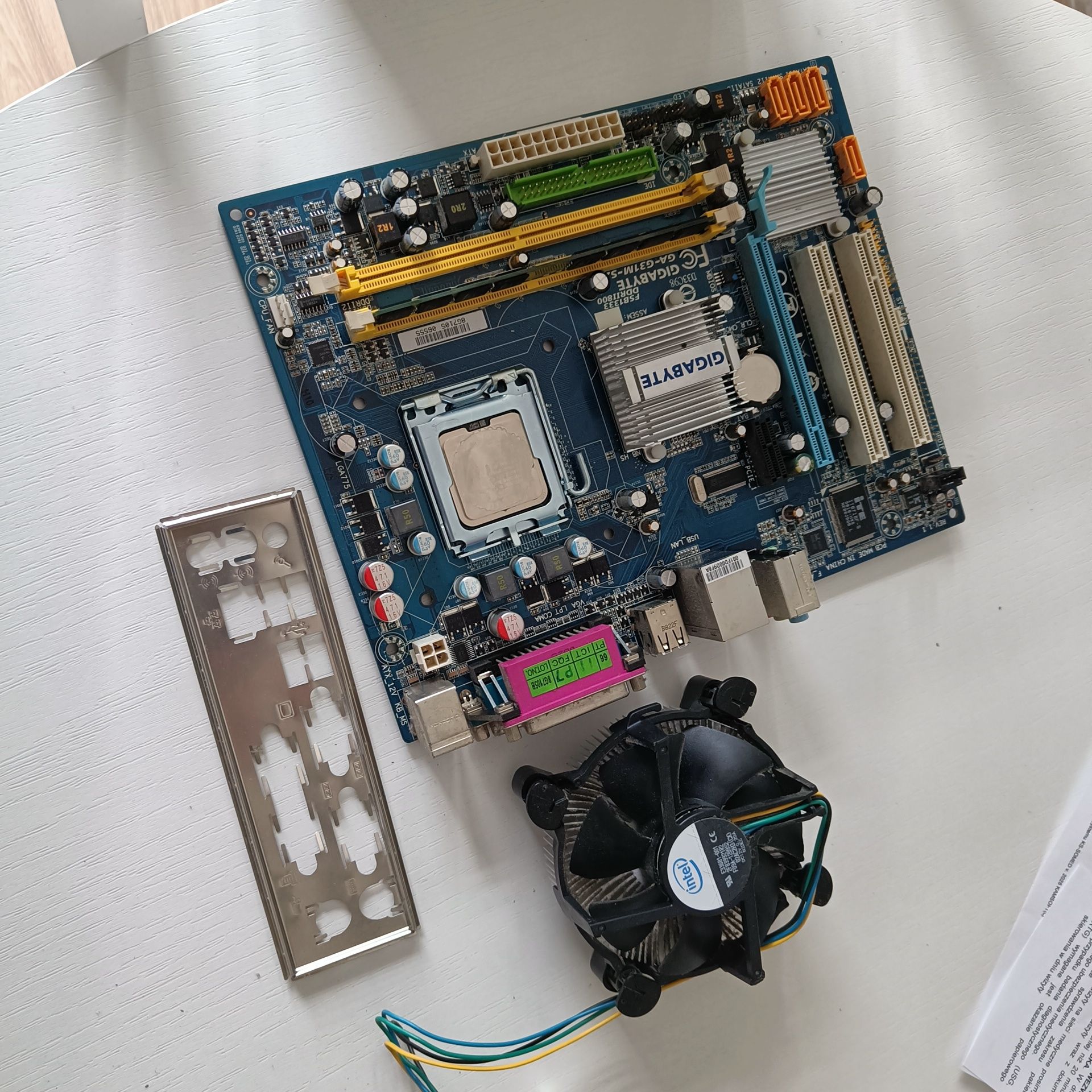 Płyta główna Gigabyte GA-G31M z procesorem dual core E5200