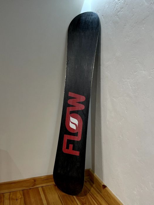 Дошка сноуборд (free ride), 
Flow mainframe 62
Просервісований