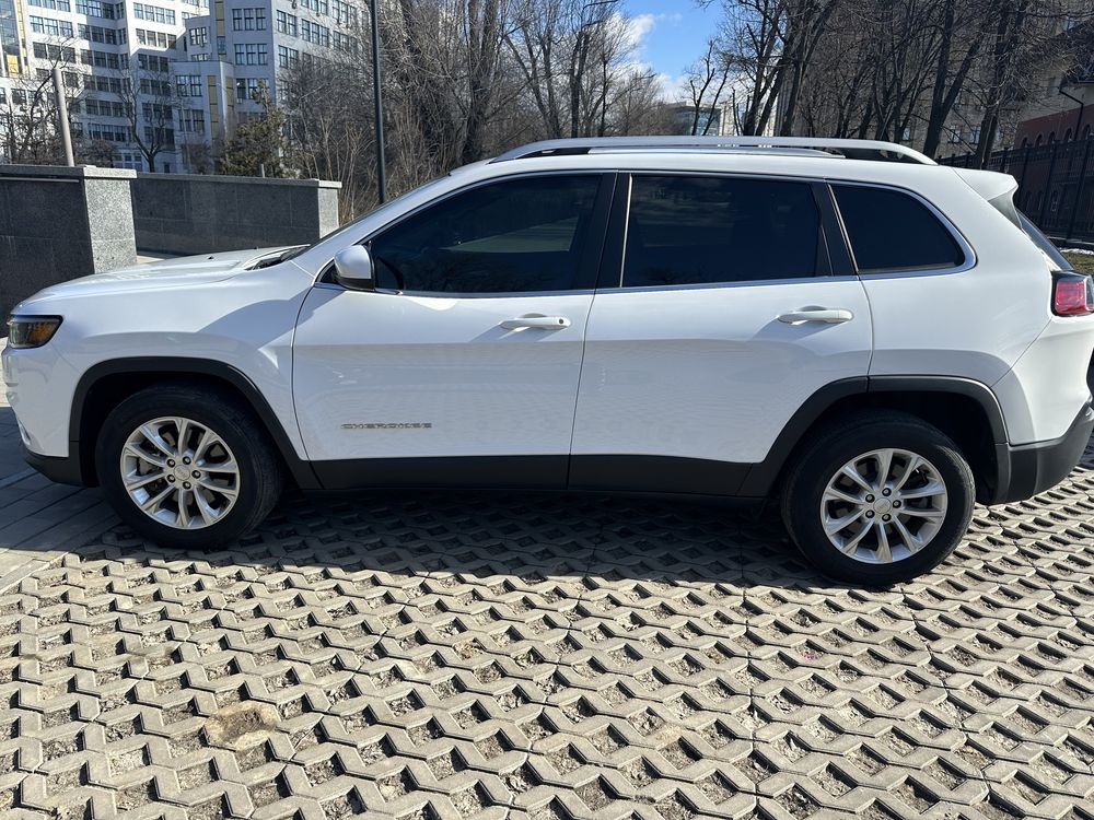 Jeep Cherokee, 3.2,  2018 року