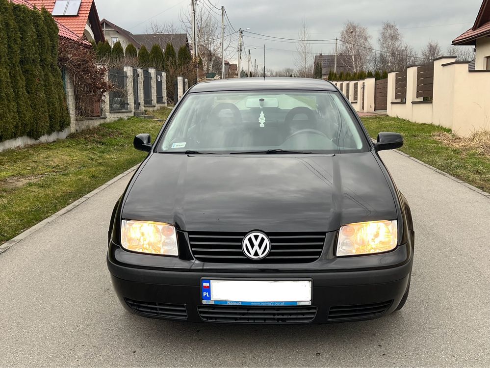 Volkswagen bora*1.6benzyna*2002r*czysta i zadbana*niski przebieg*