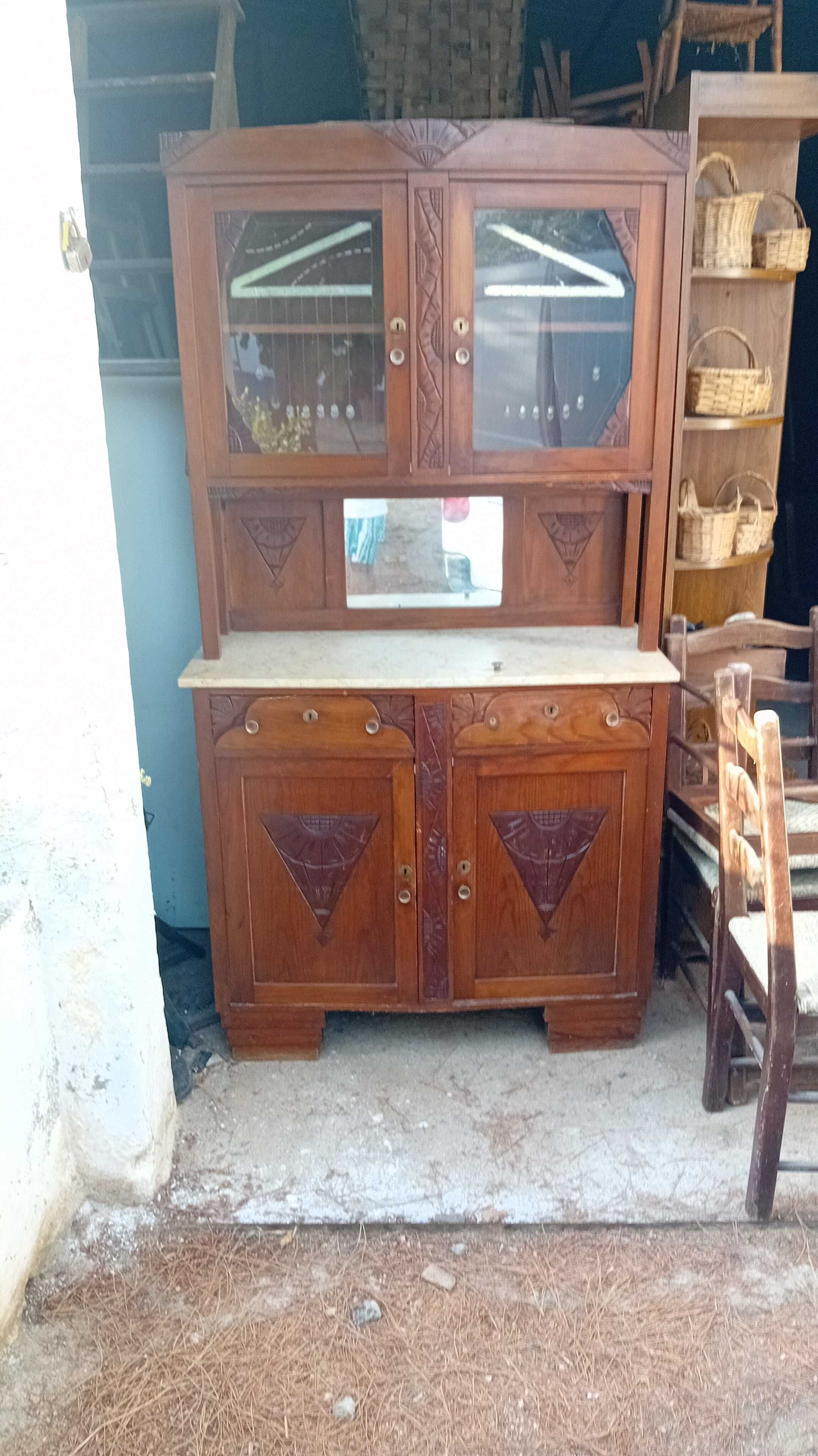 Loiceiro/ movel antigo