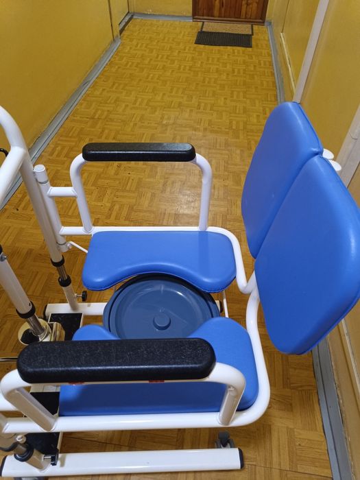 Wózek inwalidzki transportowo- hydrauliczny hydrauliczny