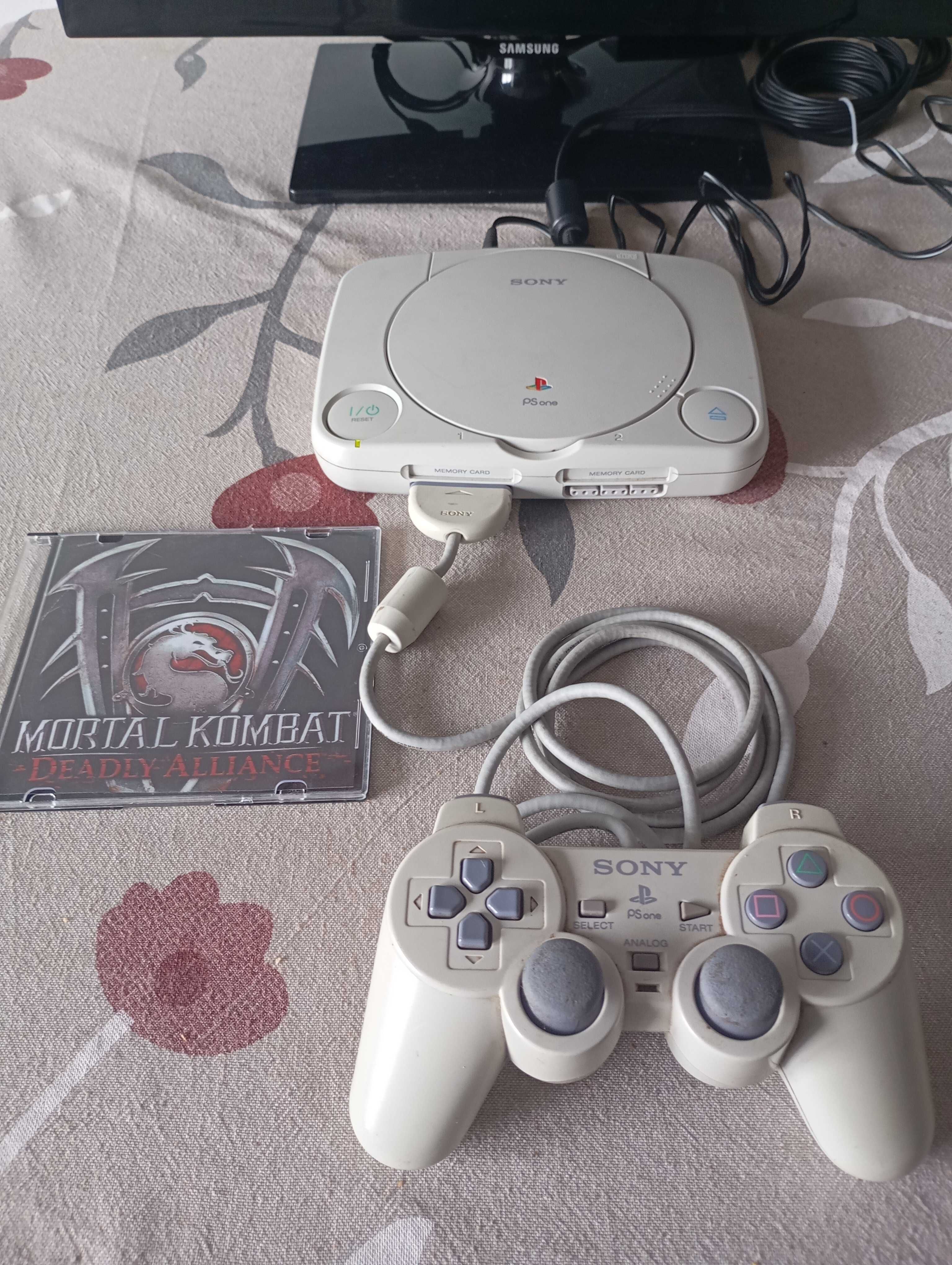 Ps One com mortal kombat