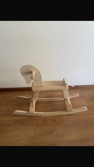 Cavalinho de baloiço de madeira maciça