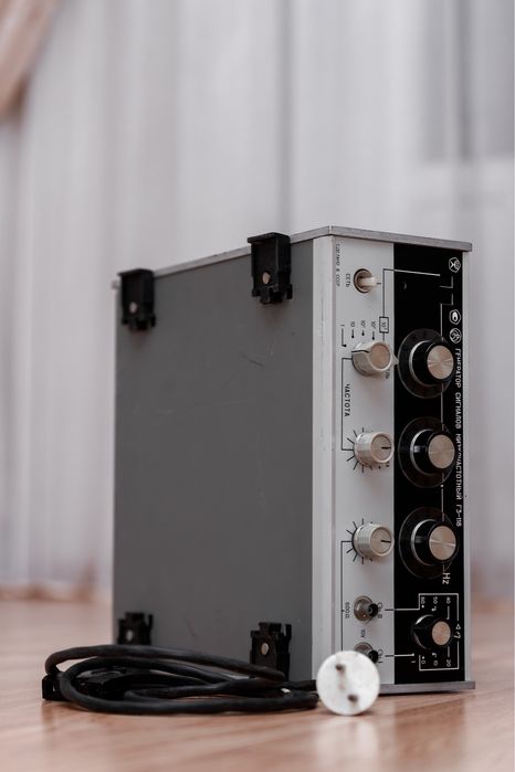 Генератор сигналів низькочастотний Г3-118 (робочий стан)