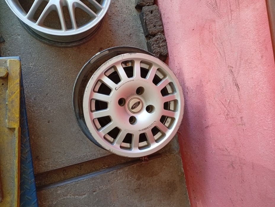 Vários jogos de jantes