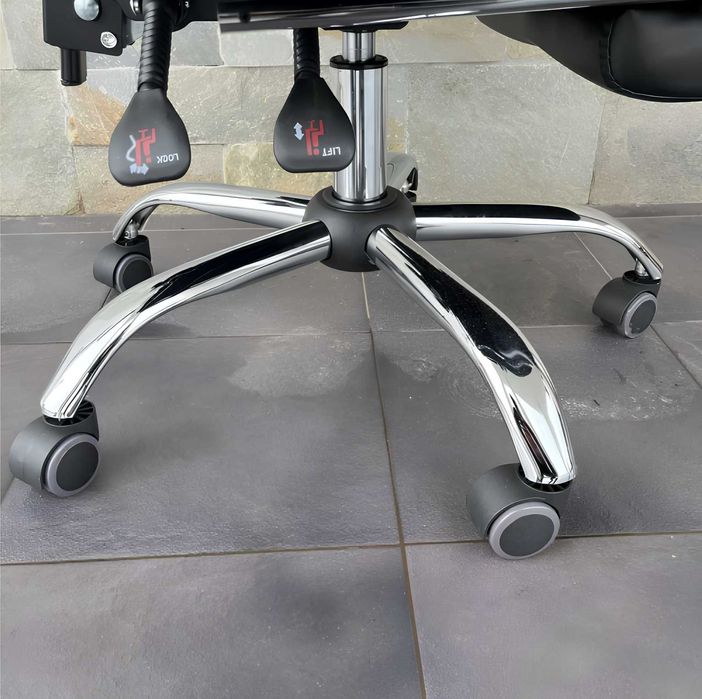 Кресло офисное компюторное с подставкой для ног крісло офісне стул