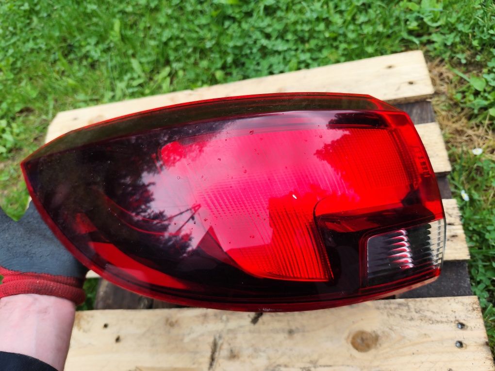Lampa tył tylnia opel astra k kombi lewa prawa