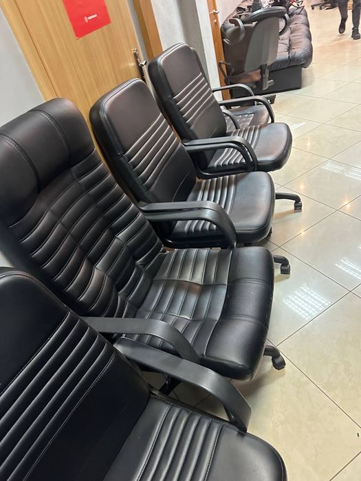 РОЗПРОДАЖ ТЕРМІНОВО,столи лофт,крісла,стільці ісо,тумби,стелажі,полиці