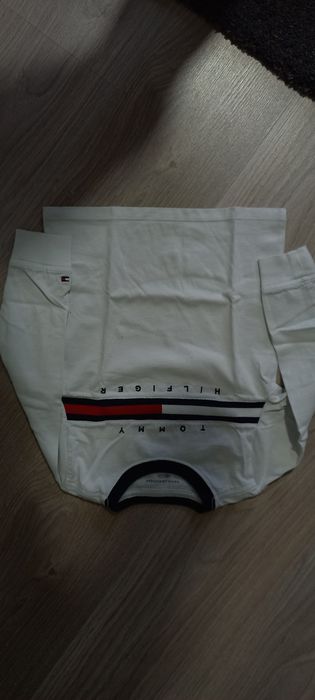 4 Sweats em algodão tamanho 4/5  para menino da Gant e Tommy