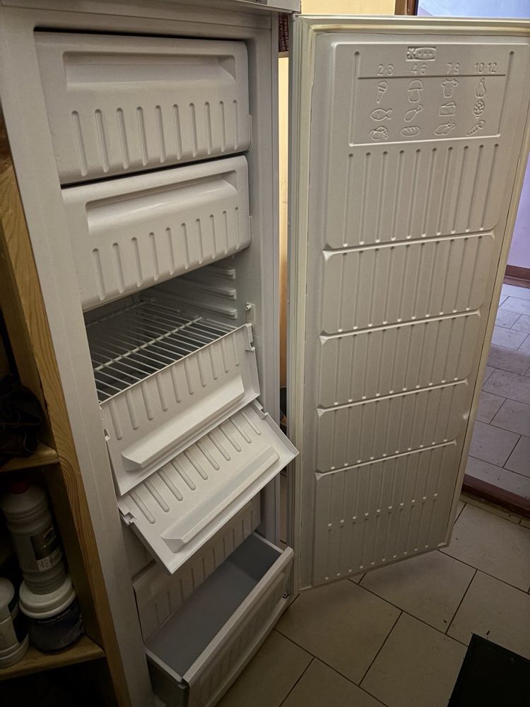 Морозильна камера Indesit