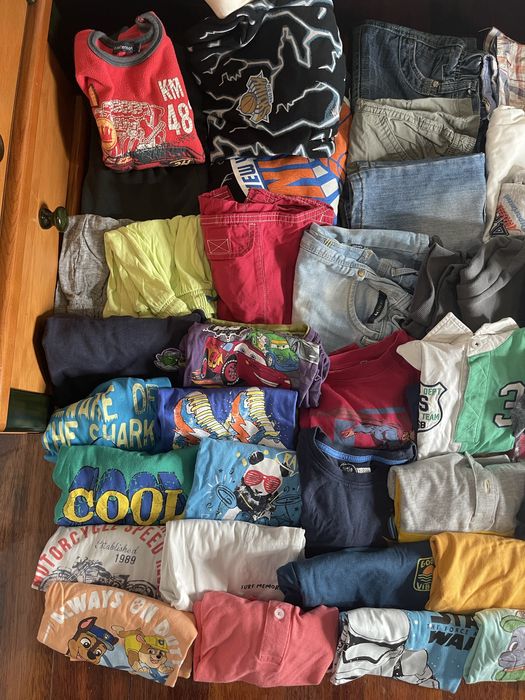 Lote de roupa de criança