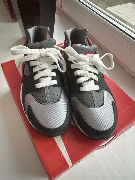 Кросівки Nike Air Huarache Run Gs Smoke Grey University Red 35-36