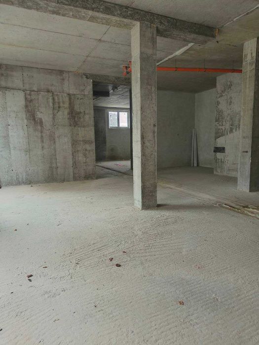 Продаж фасадного приміщення в ЖК Америка 380 м2