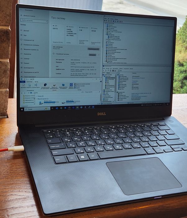 DELL Precision 5510 15.6/4 ядра/i7-6820HQ/8gb/256gbSSD+128gbSSD