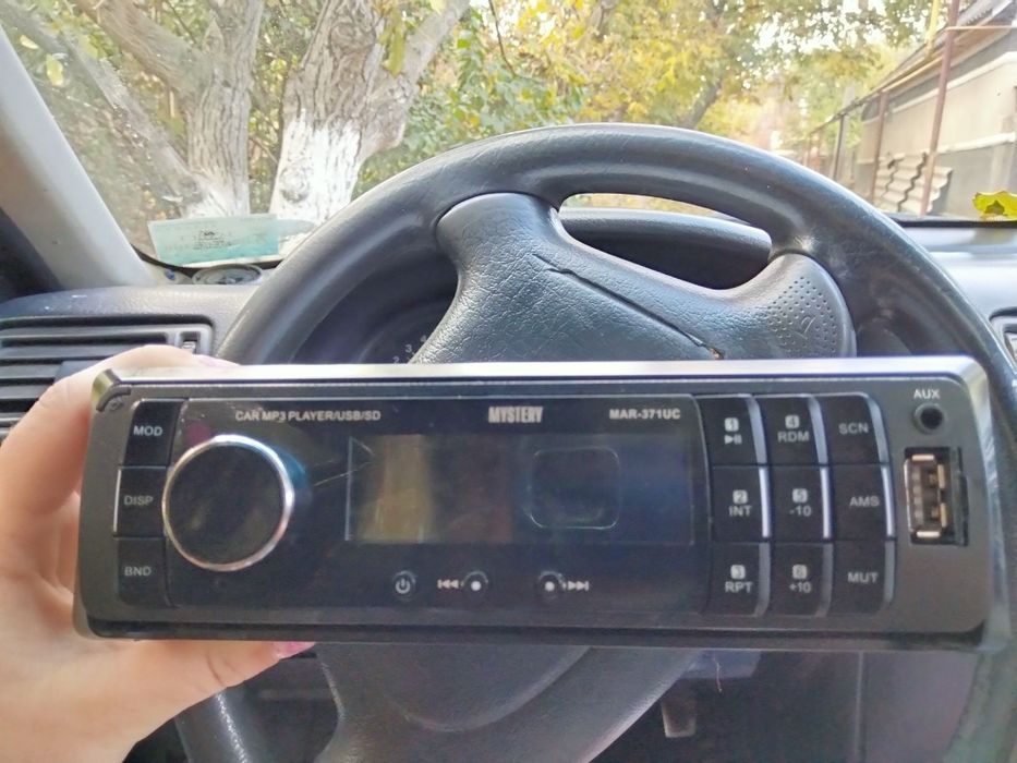 Продам автомагнітолу