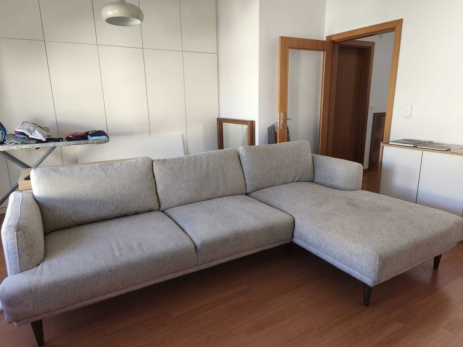 Sofá Kinda Home com chaise longue