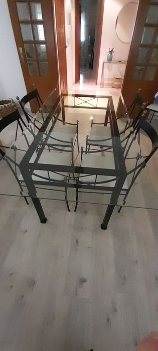 Mesa de jantar com 6 cadeiras