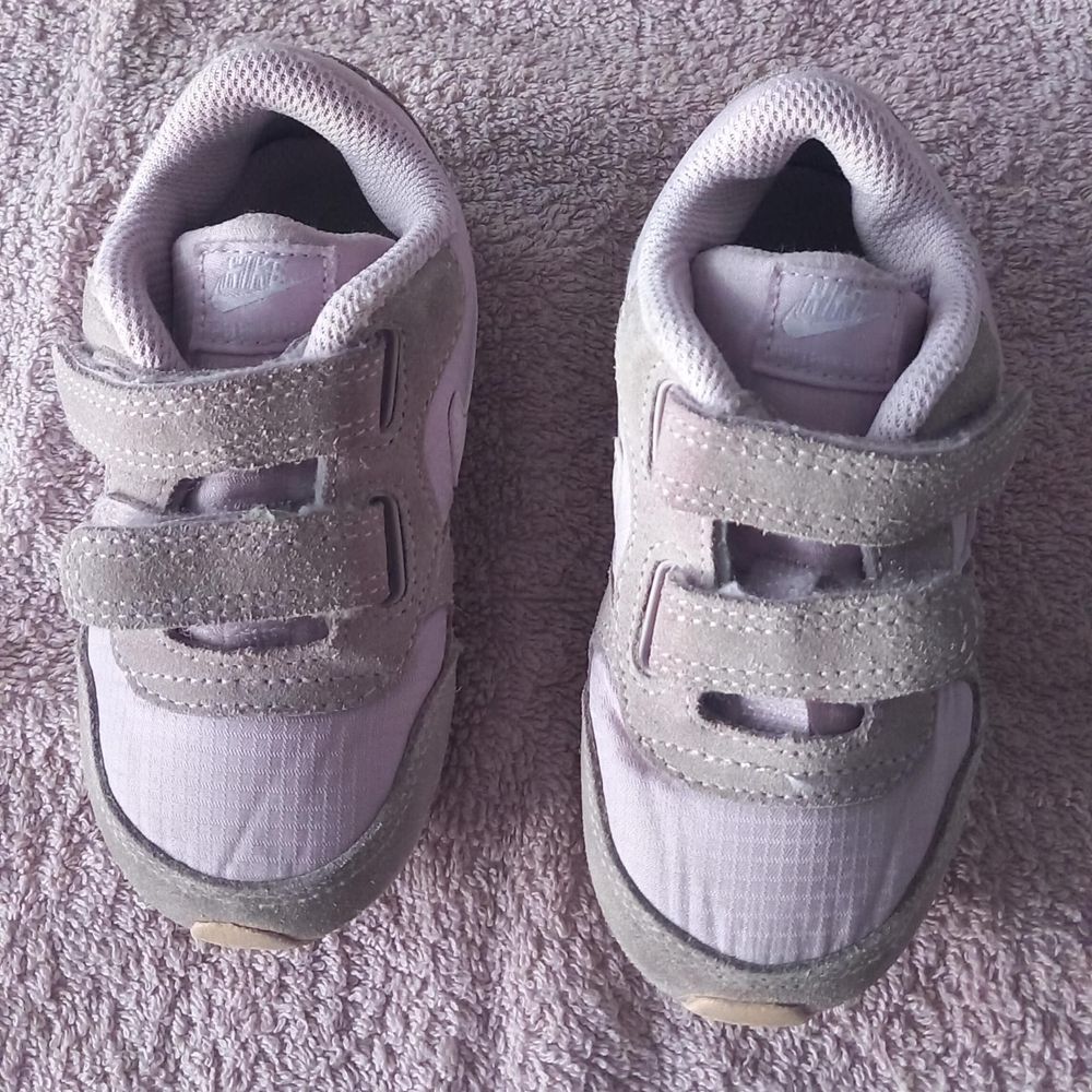 Sneakersy dziewczęce Nike