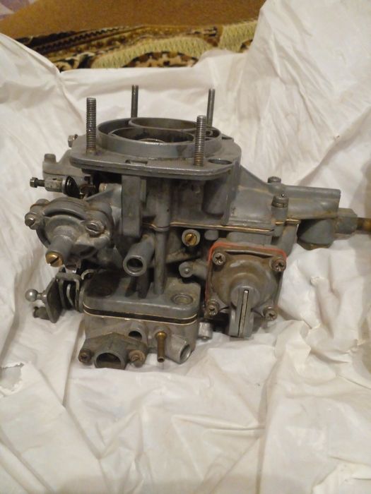 Верхня кришка середня частина 2105 нижня частина 2107