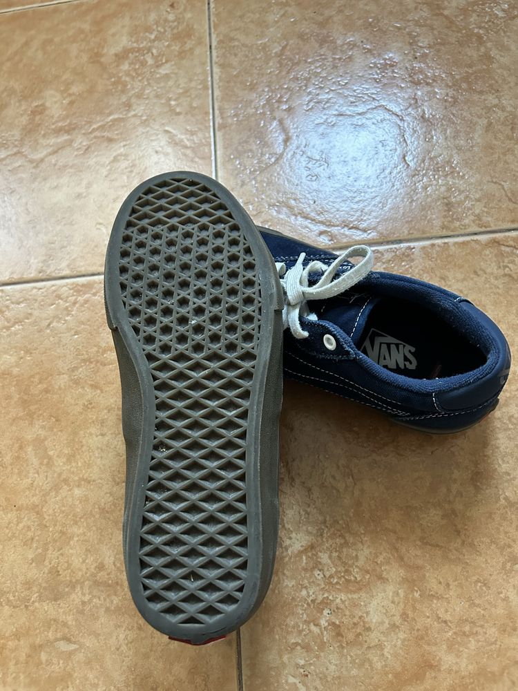 Sapatilhas    Vans
