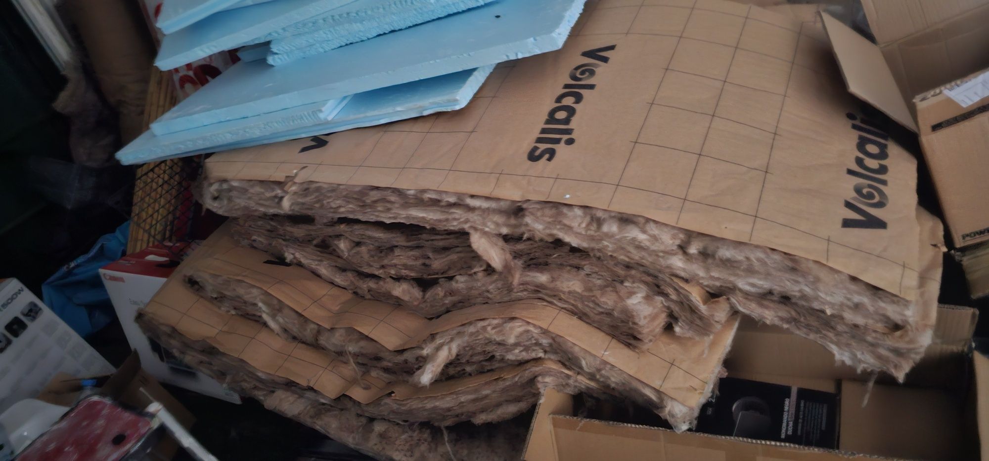 Vende-se Placas de gesso + placas XPS+ lã mineral volcalis