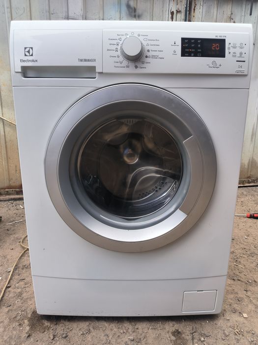 Electrolux 6кг, 1000 об/мин,40 см в отличном состоянии. Гарантия. Дост