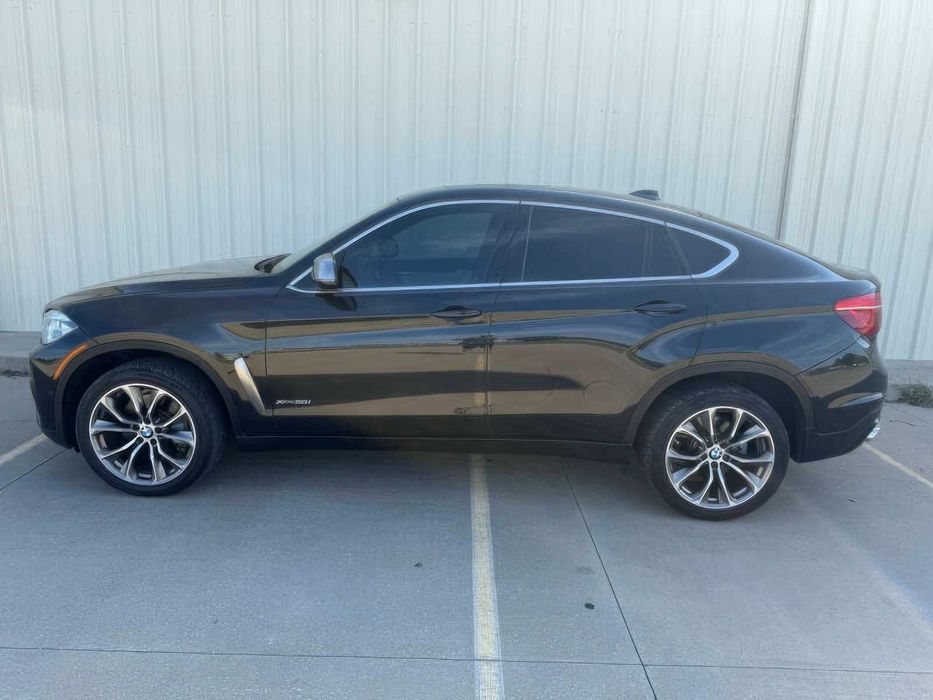 BMW X6 xDrive50i      2017