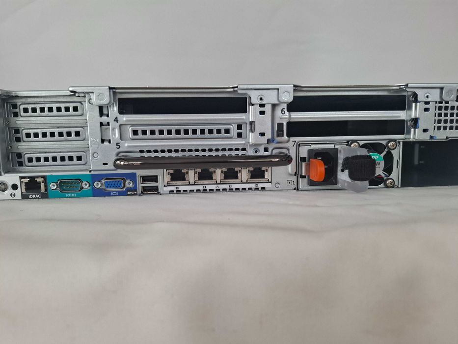 Servidor Dell PowerEdge R730 SFF 8xBays 2x E5-2680 v4 16GB