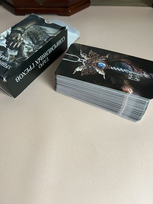 Розпродаж карт таро