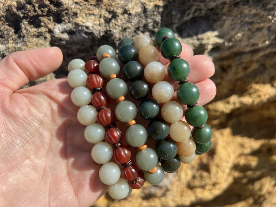 Нефритовий браслет