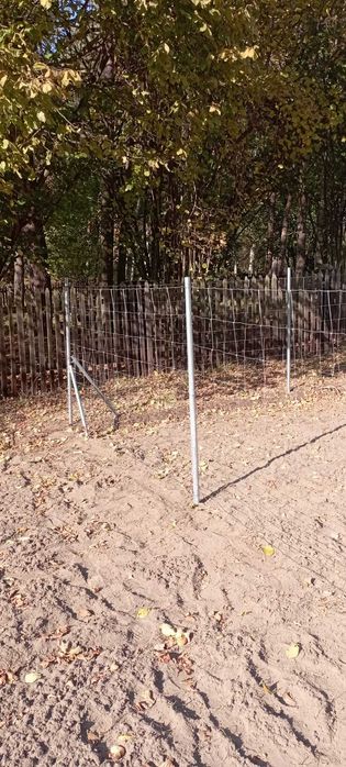 Słupek Słupki ogrodzeniowe rura OCYNK fi40 cena za 2,5m +osłonka grati